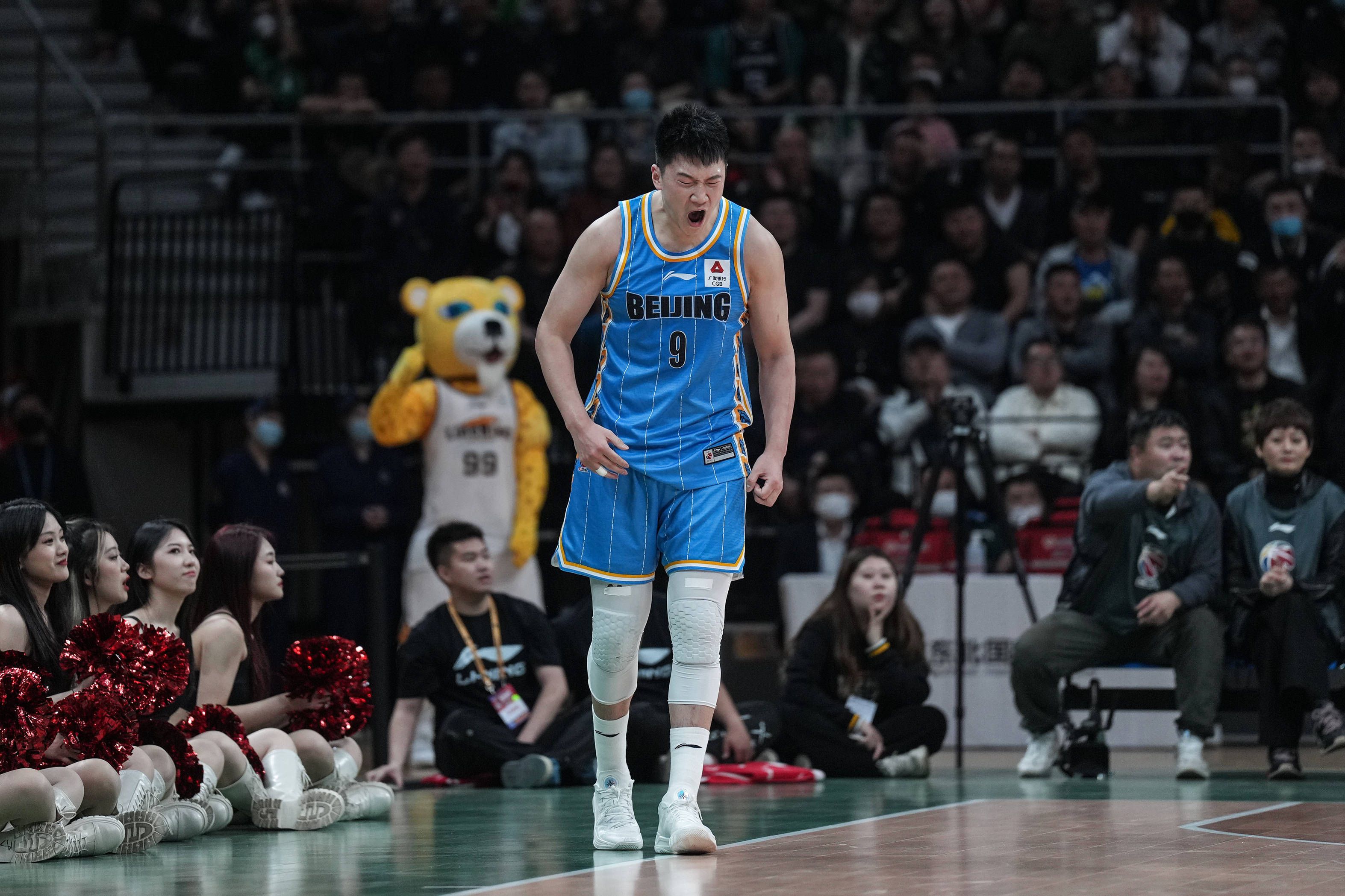 杰伦-布朗23投14中得到30分9板2帽拼到6犯离场今日NBA季中锦标赛，凯尔特人112-122不敌步行者。